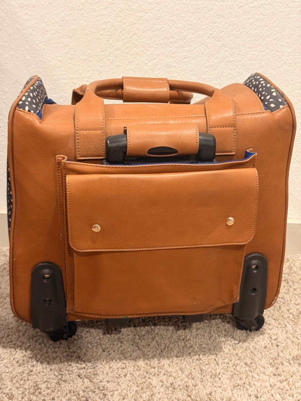 Hang Accessories Travel Rolling Bag in Navy Spot with Tan Trim - Picture 3 of 9